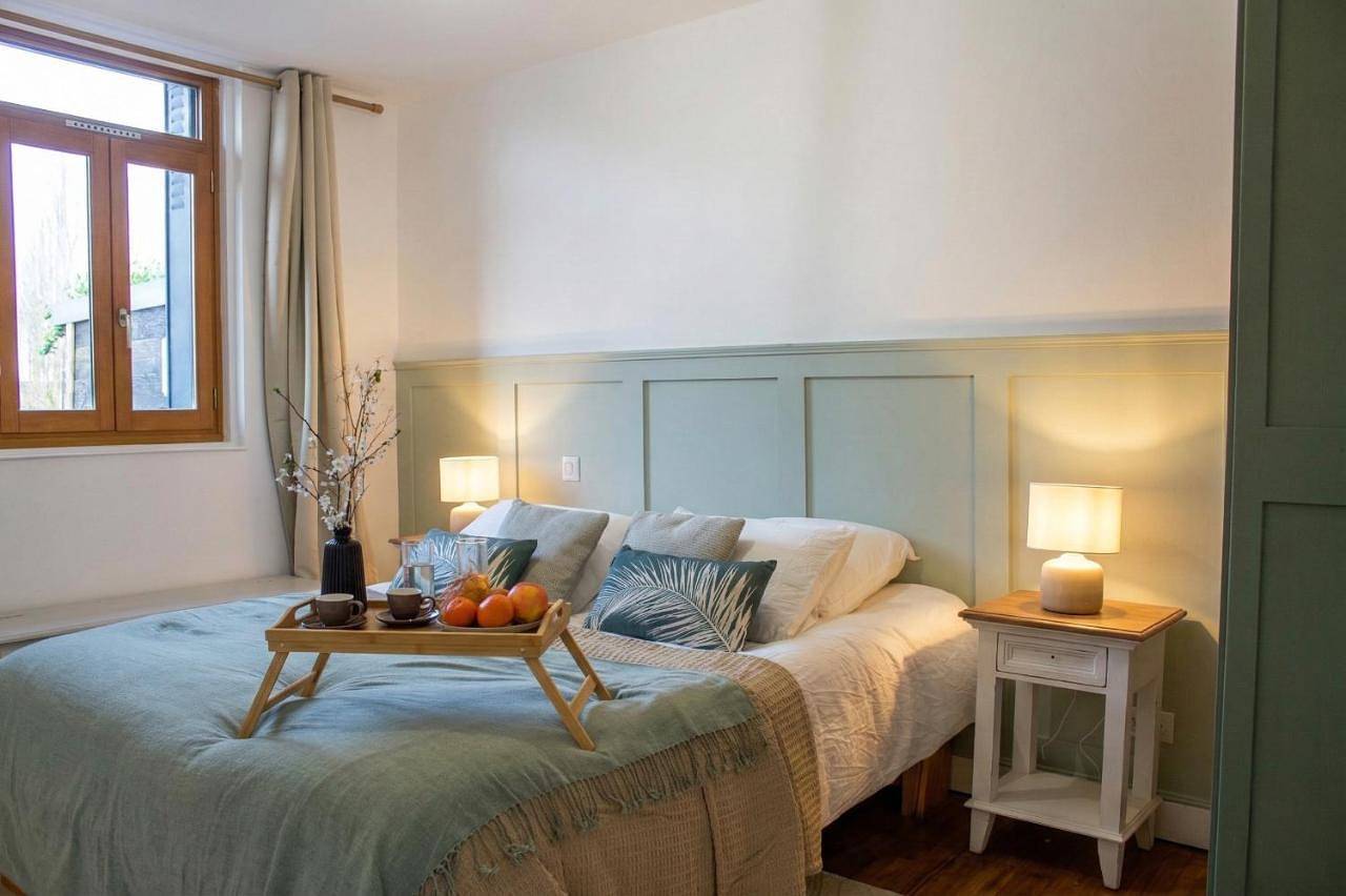 Two-Bedroom House in Saint-Front-de-Pradoux, Périgord Blanc