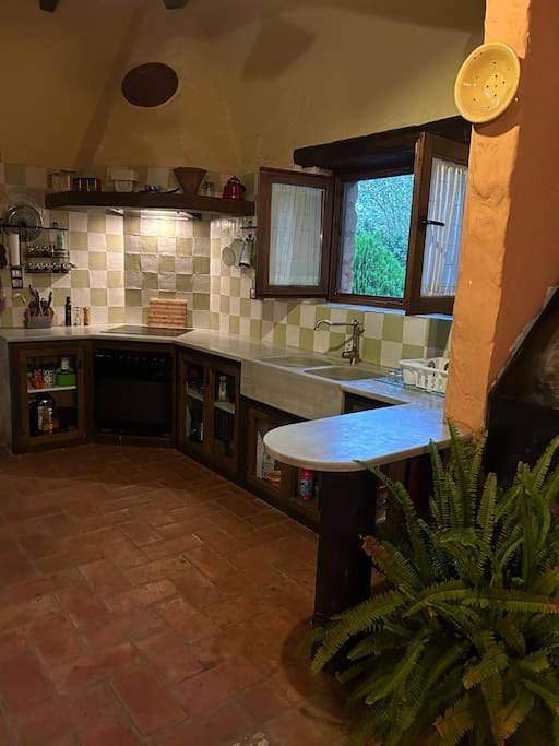 Chalet para 6 personas, con vistas además de jardín y piscina, Se admiten mascotas en Canal de Navarrés - 4