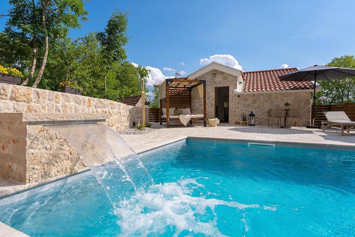 Villa Izvor, charmante Steinvilla mit 4 Schlafzimmern im Hinterland von Makarska in Imotski, Makarska Riviera