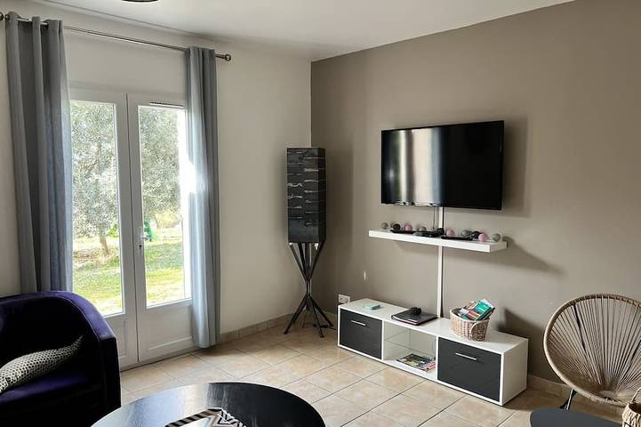 Location de vacances pour 6 personnes, avec terrasse et jardin à Saint-Michel-l'Observatoire - 4