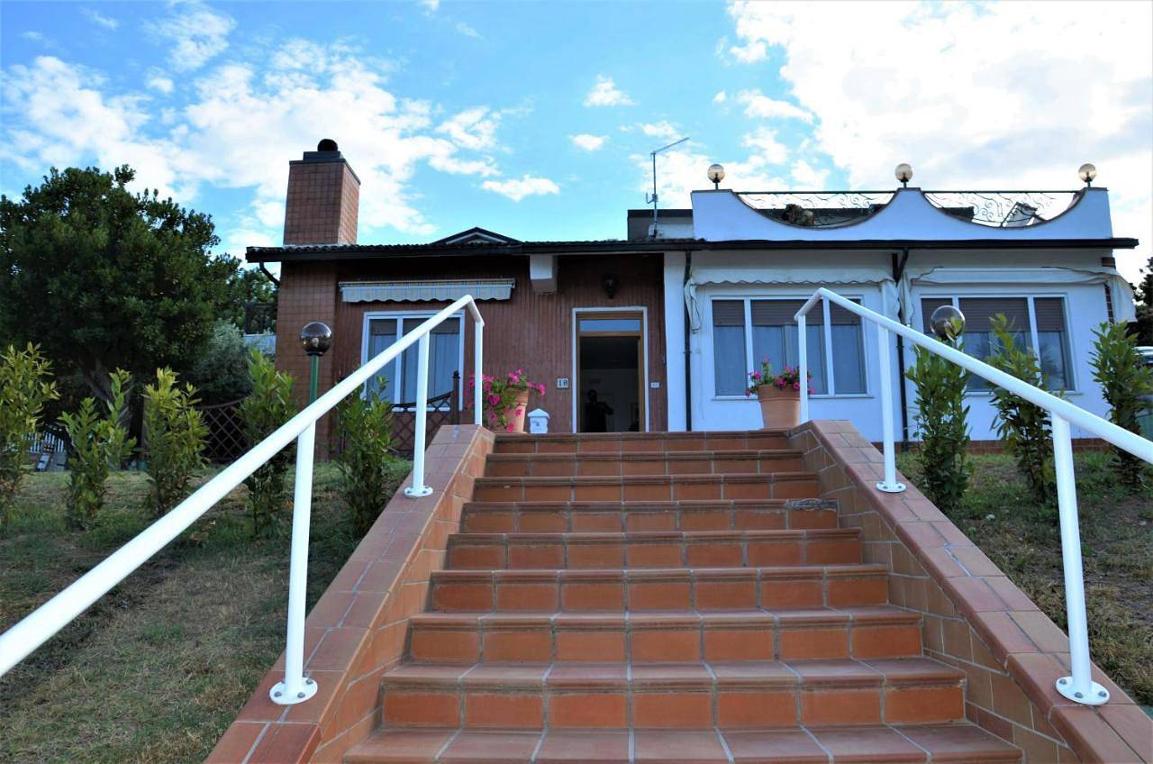 Double Room with Private Bathroom in Marcelli, Numana