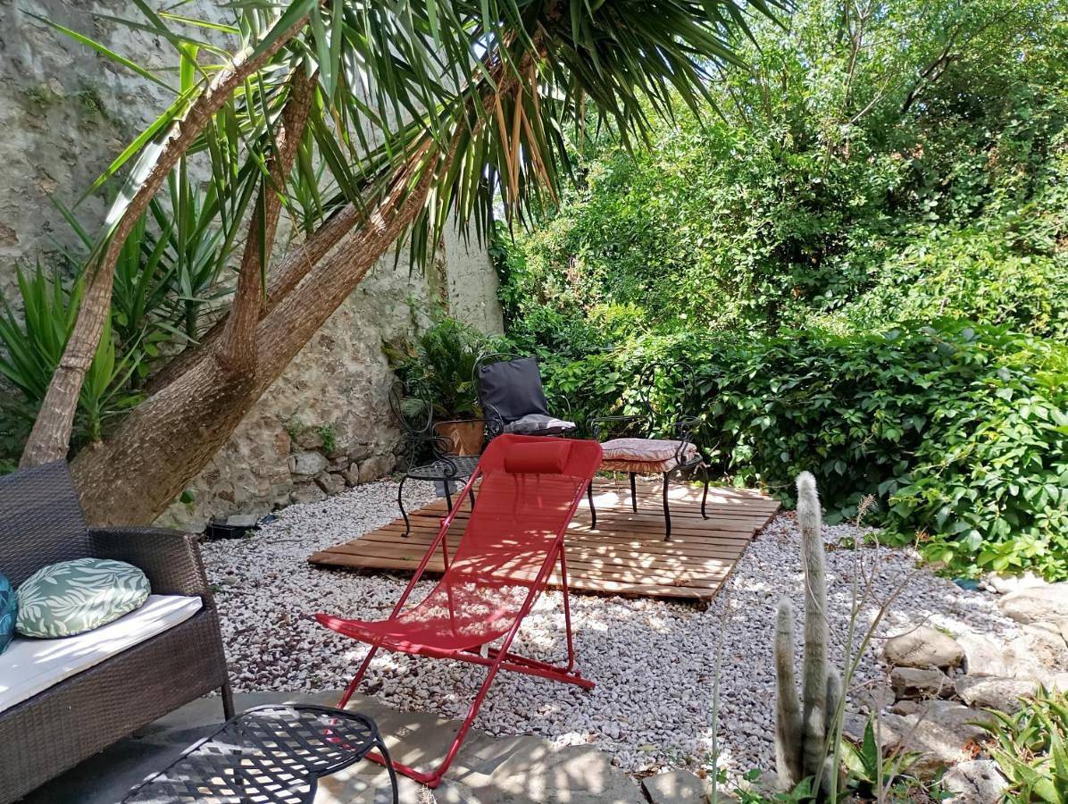 Appartement entier, Maison deux chambres, garage, jardin, Chez Nadine in Laroque-des-Albères, Région de Céret