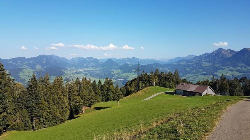 Ferienwohnung für 2 Personen, mit Balkon und Terrasse sowie Garten und Ausblick in Alberschwende - 2