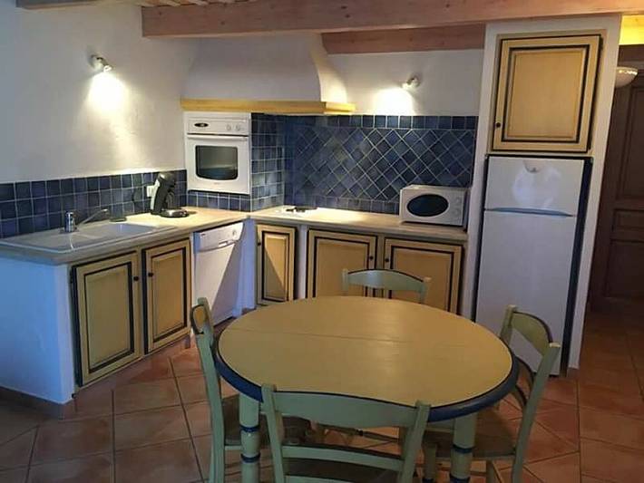 Gîte pour 4 personnes, avec terrasse ainsi que piscine et jardin dans le Vaucluse - 3