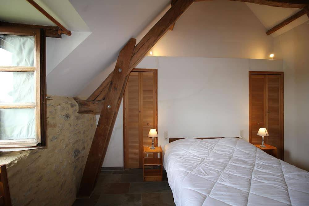 Holiday home 15 km from Sarlat, quiet, beautiful panorama, well located in Beynac-et-Cazenac, Périgord Noir