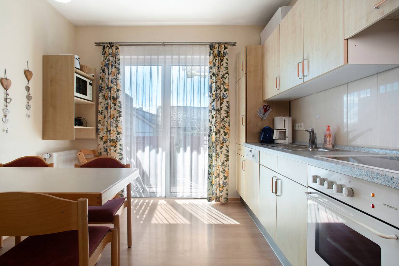 Ganze Wohnung, Apartment 'Schlüsselblume' mit Gemeinschaftsgarten, Wlan und Klimaanlage in Deggenhausertal, Region Bodensee-Oberschwaben