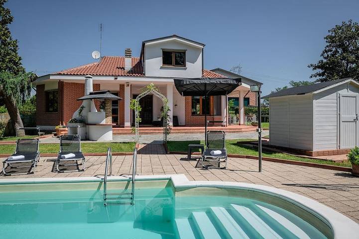 Agriturismo per 9 persone, con giardino e sauna nonché idromassaggio e balcone in Provincia di Torino