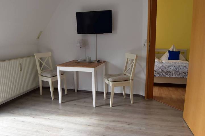 Ferienwohnung für 2 Personen, mit Garten und Balkon in Güby - 2