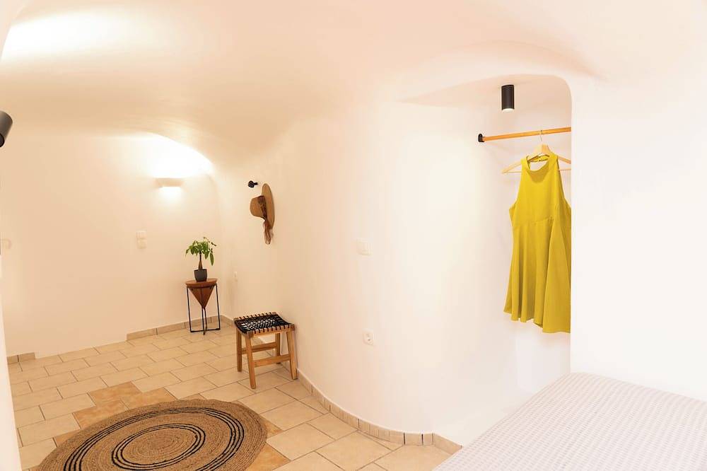 The Lithos Villa | The Perfect retreat to enjoy the immense beauty of Santorini in Firostefani, Thera