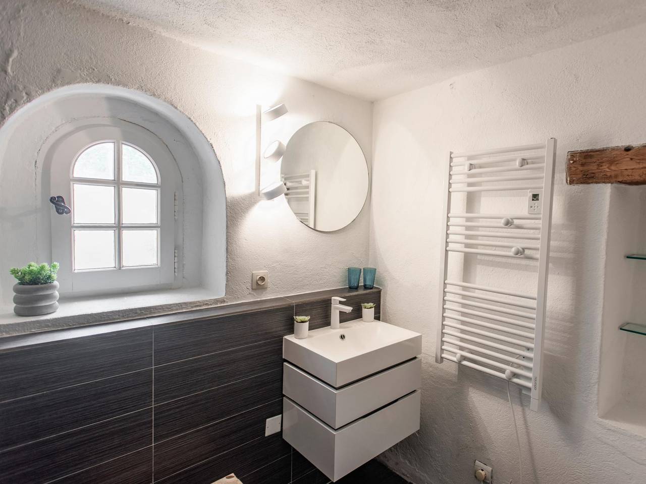 Attractively furnished gite on a small domain
 in Plan-de-la-Tour, Region de Draguignan