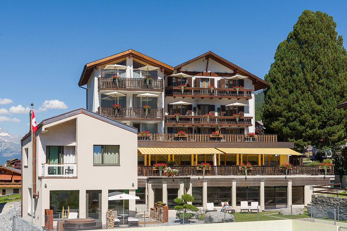 Aktiv Hotel & Spa Hannigalp - Dreibettzimmer Komfort in Grächen, Walliser Alpen