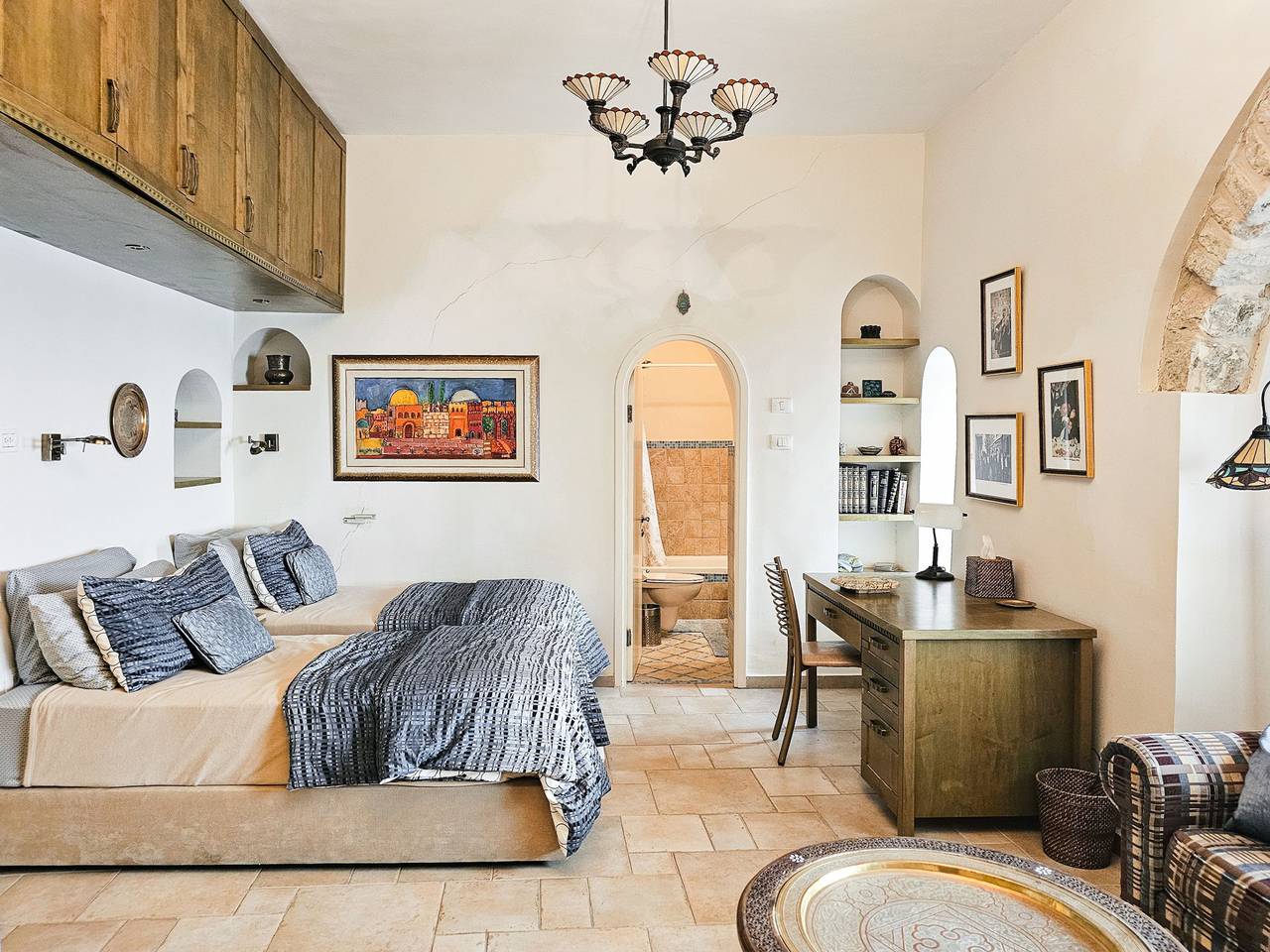Entire apartment, Cozy Authentic Retreat in Old City by Feelhome in West Bank, Jerusalem