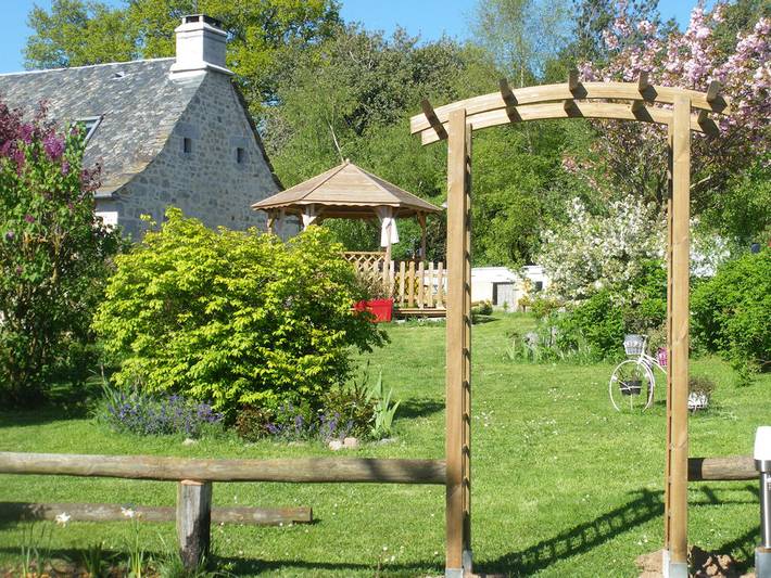 Gîte pour 4 personnes, avec jardin et terrasse, animaux acceptés à Soulages-Bonneval