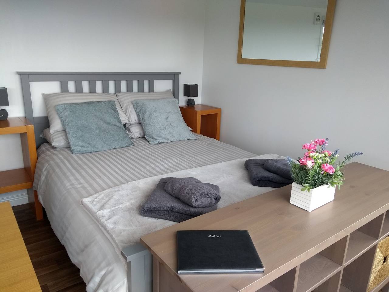 Cleeves Cabins, Arran Luxury Lodge with hot tub in Ayrshire