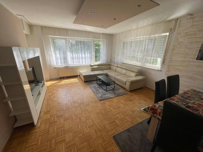 Ferienwohnung für 5 Personen, mit Balkon und Garten sowie Ausblick in Köln