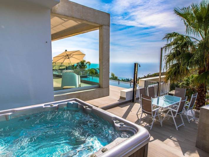 Ferienhaus für 9 Personen, mit Balkon/Terrasse und Meerblick sowie Pool in Salobreña - 3