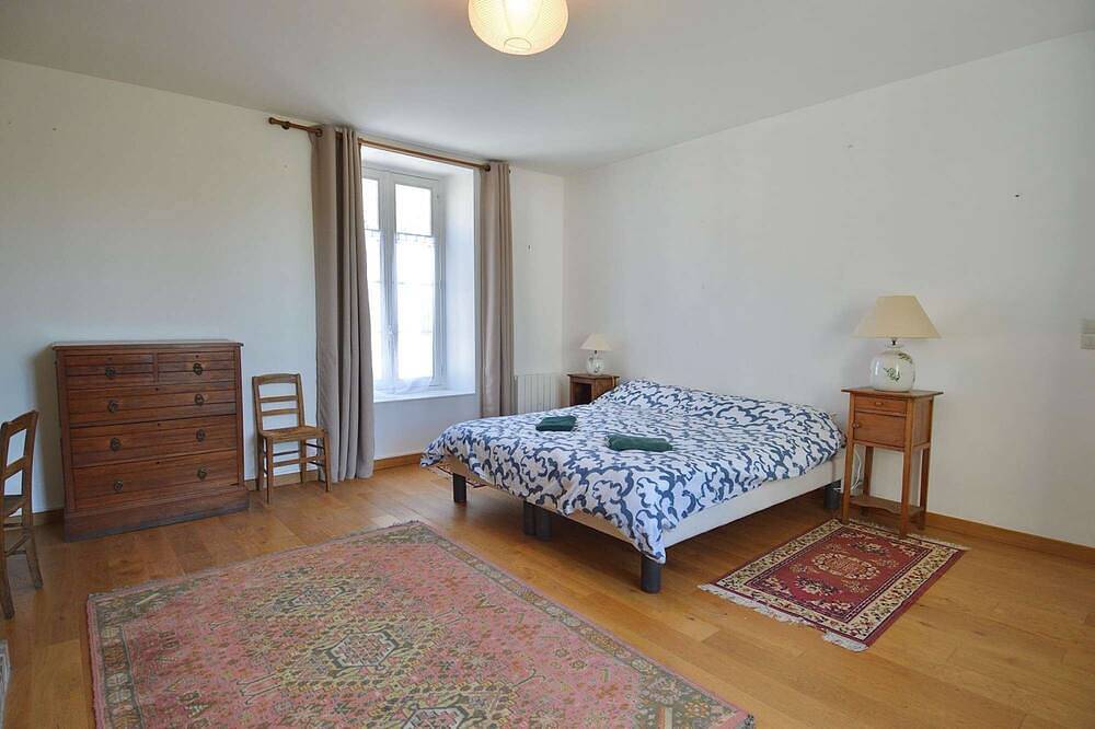 Le Couvent, grande maison en pierre avec jardin in Meuvaines, Région de Bayeux