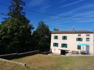 Gîte pour 7 personnes, avec jardin à Mazeyrat-d'Allier