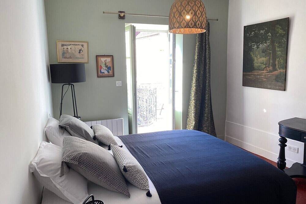 Ferienhaus-Balkon-Eigenes Badezimmer in Noyers, Region Avallon