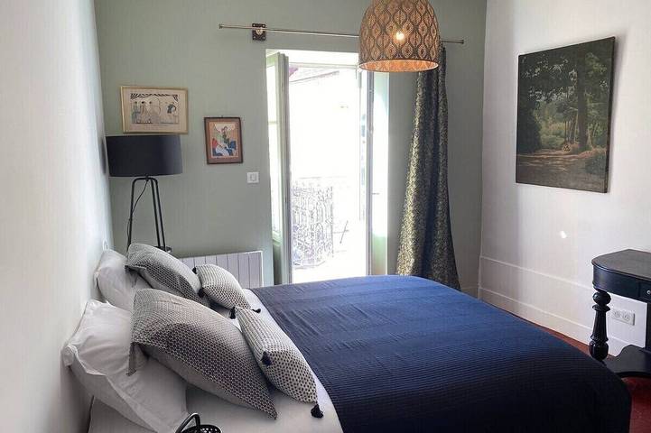 Ferienhaus-Balkon-Eigenes Badezimmer in Noyers, Region Avallon