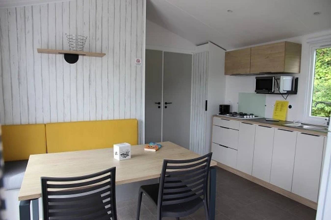 Zecamping 4 étoiles familial parc aquatique locatif Tv Bbq 25m2 in Fouesnant, Quimper en omgeving