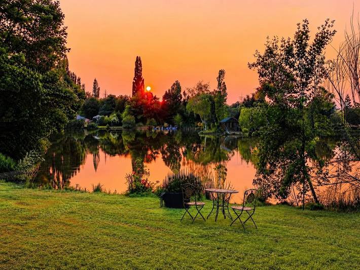 Location de vacances pour 6 personnes, avec Terrasse et Jacuzzi ainsi que Jardin et Sauna à Bressuire