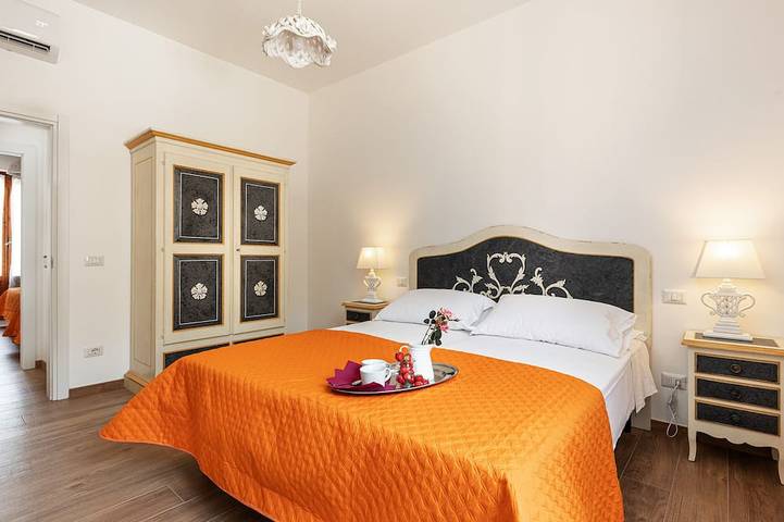 Ganze Wohnung, Alessandro House - Sangiovese house with mini-pool in the center of Greve in Greve In Chianti, Chianti