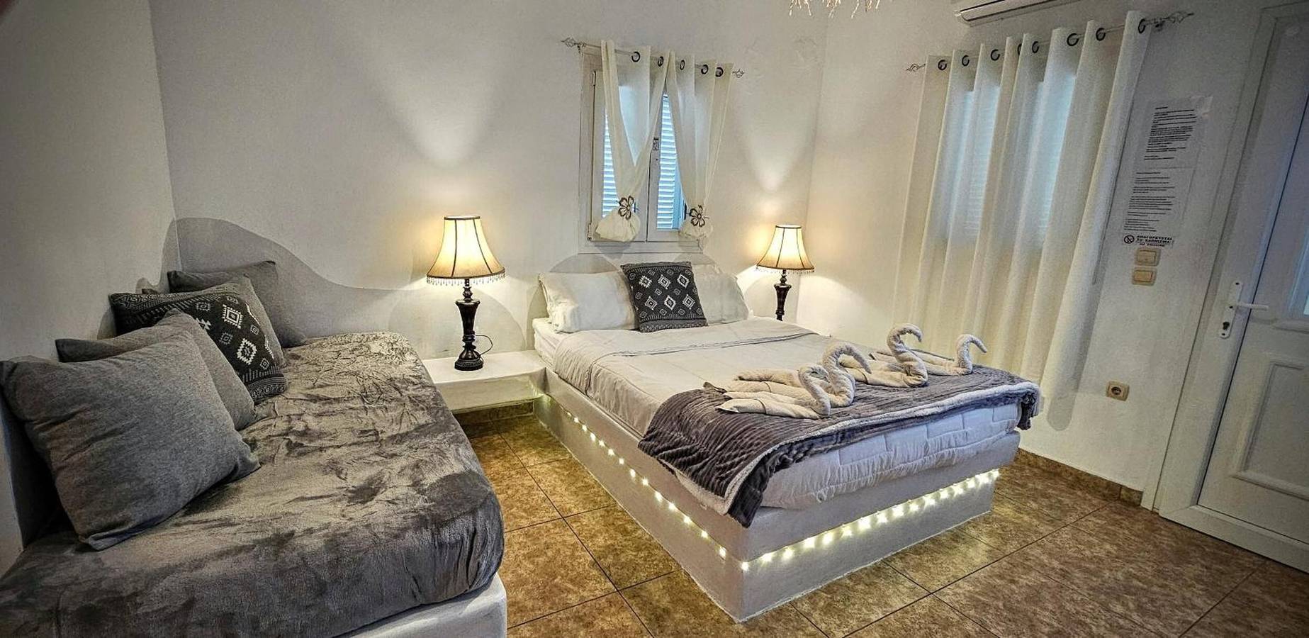 Studio entier, Studio 'Pleasure View 4' avec vue montagne, Wi-Fi et climatisation in Plage d'Perivolos, Perissa