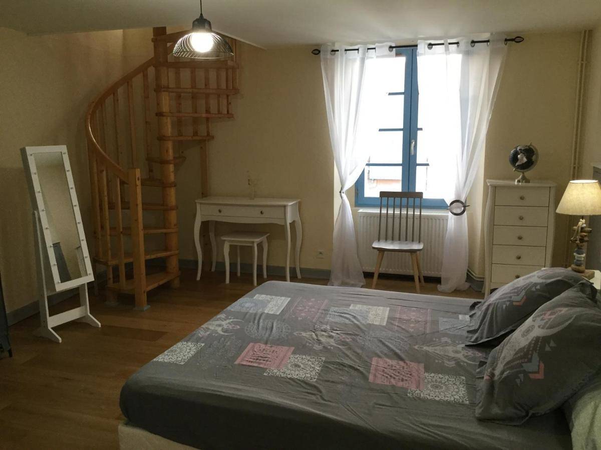 Appartement entier, One-Bedroom Apartment in Cahors, Quercy