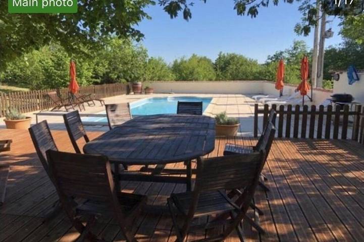 Location de vacances pour 10 personnes, animaux acceptés à Lauraguel