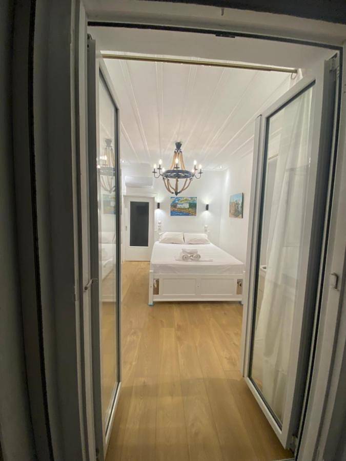 Gîte pour 2 personnes, avec vue et jardin dans Poros - 4