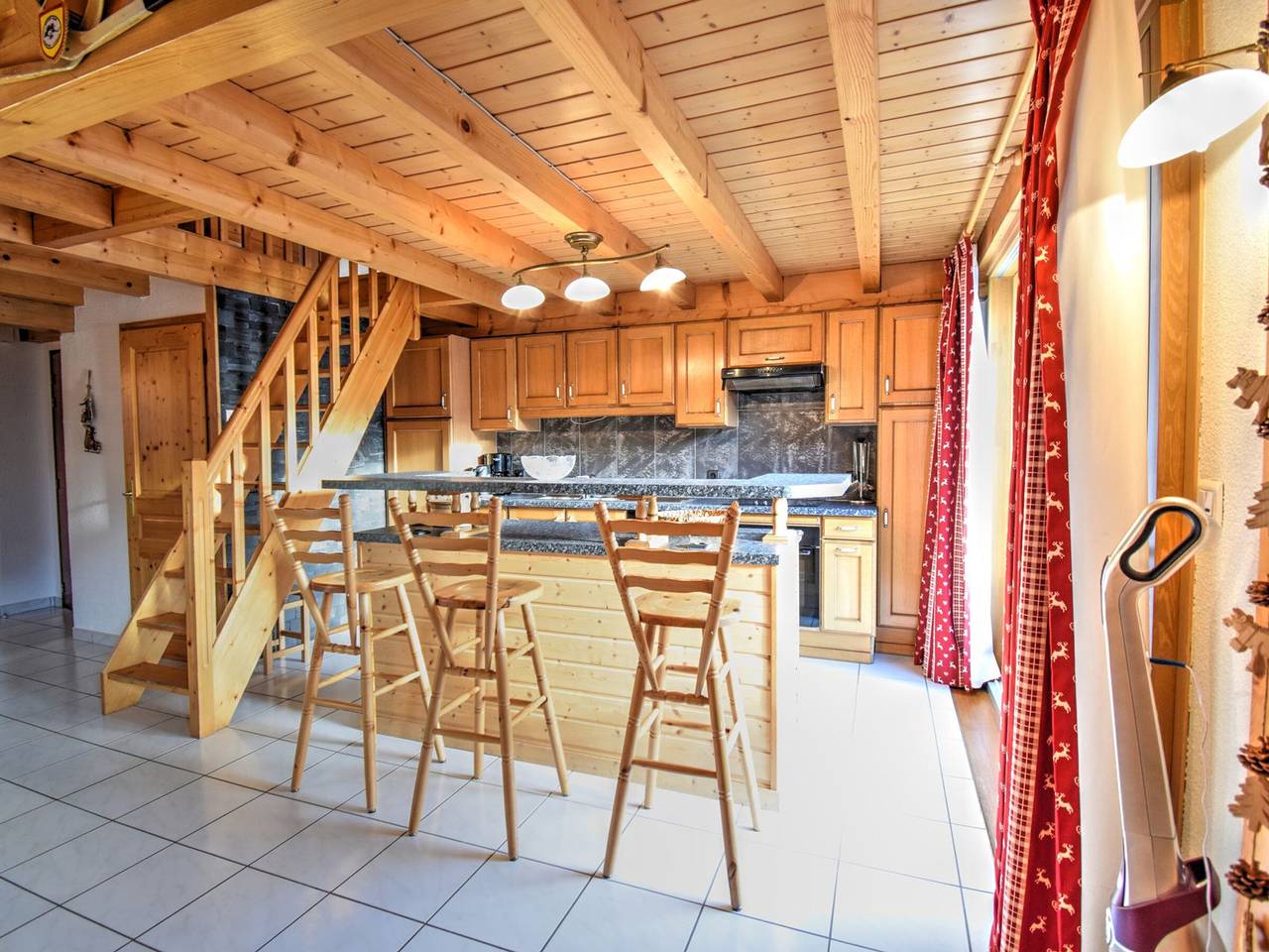Apartamento entero, Hermoso dúplex familiar en Morzine con Wifi y aparcamiento in Morzine, Les Portes du Soleil