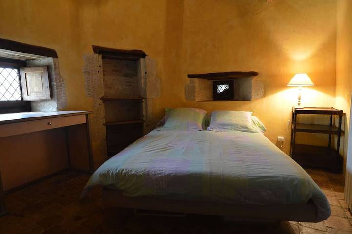 Location de vacances pour 10 personnes, avec jardin ainsi que terrasse et piscine à Thurageau - 3