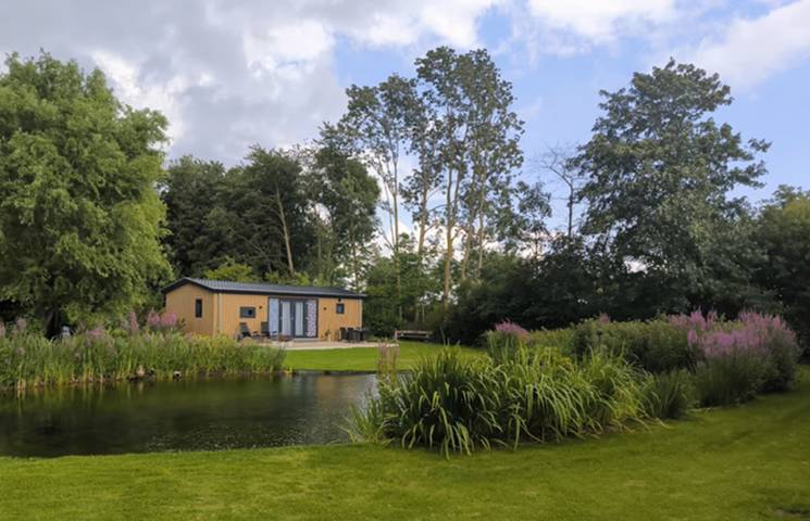 Chalet für 3 Personen, mit Terrasse und Garten sowie Sauna