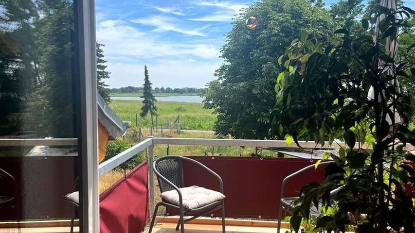Ferienwohnung für 4 Personen, mit Ausblick und Balkon sowie Seeblick, kinderfreundlich am Beetzsee