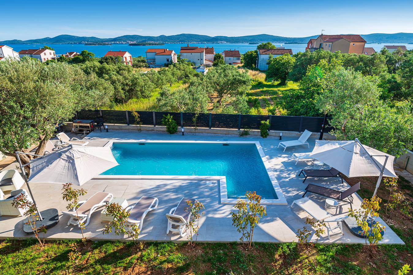 Apartamento entero, Apartment Vista Mare 2 with heated pool in Sveti Filip i jakov, Region de Zadar
