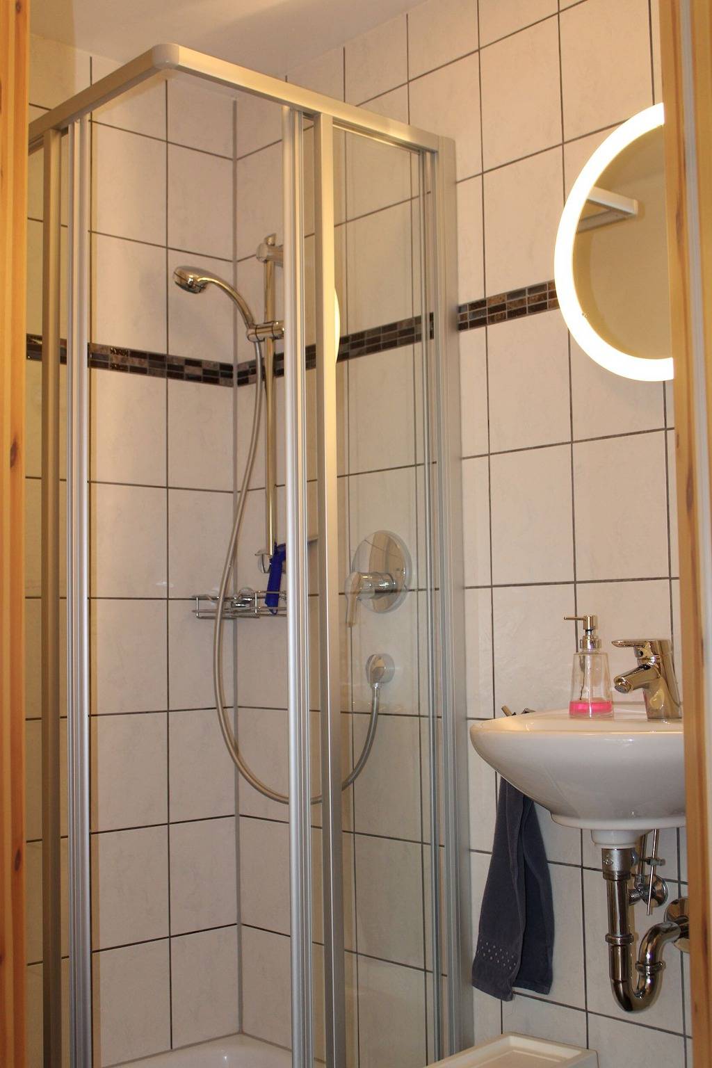 Ganzes Studio, 1 Zimmer-Studio-Apartment mit Terrasse und Wlan in Anhausen (Hayingen), Hayingen