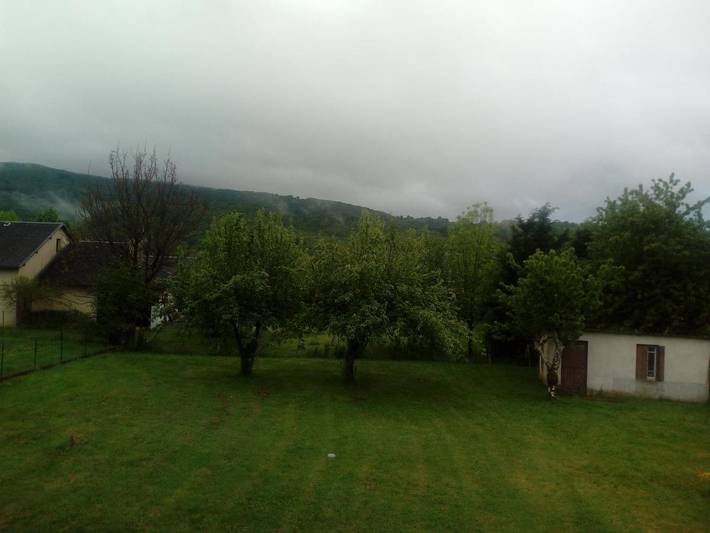 Location de vacances pour 2 personnes, avec vue et jardin, animaux acceptés à Saint-Côme-d'Olt - 2