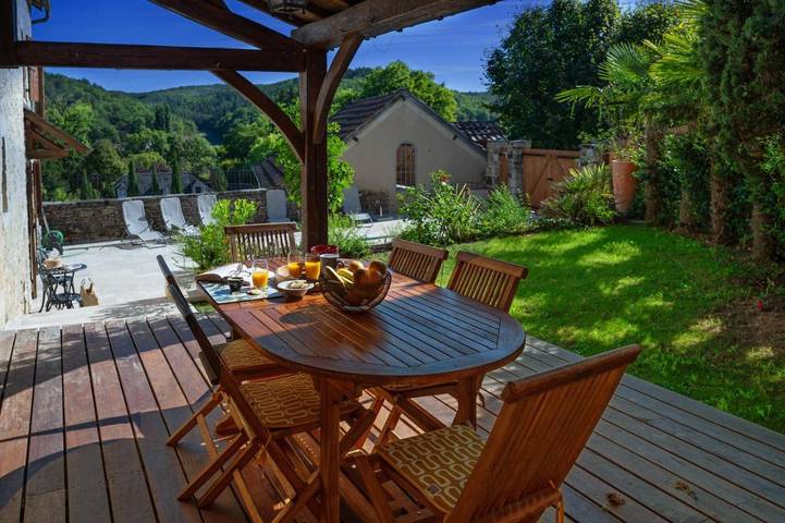 Location de vacances pour 6 personnes, avec piscine et jardin à Coly - 2