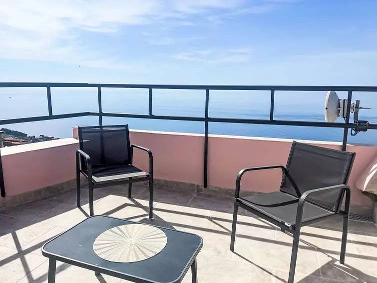 Villa with Parking, WiFi & Near Beach - 1.5km Away in Costarainera, Riviera di Ponente