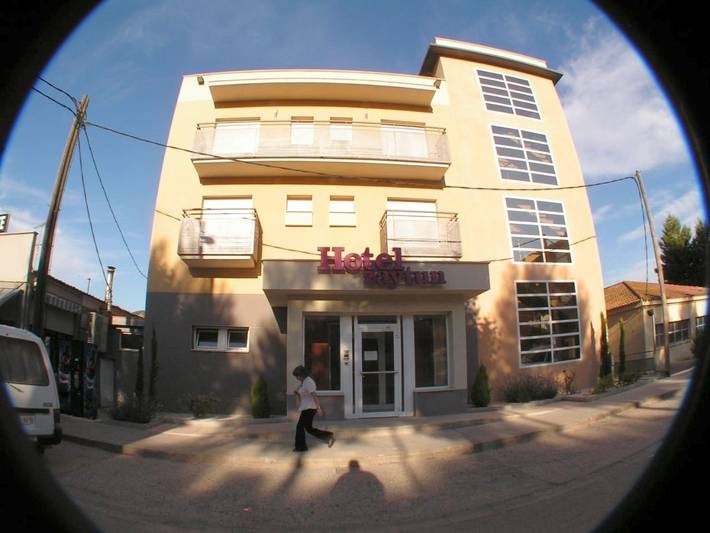 Hôtel pour 3 personnes, avec terrasse et vue à Mequinenza - 2