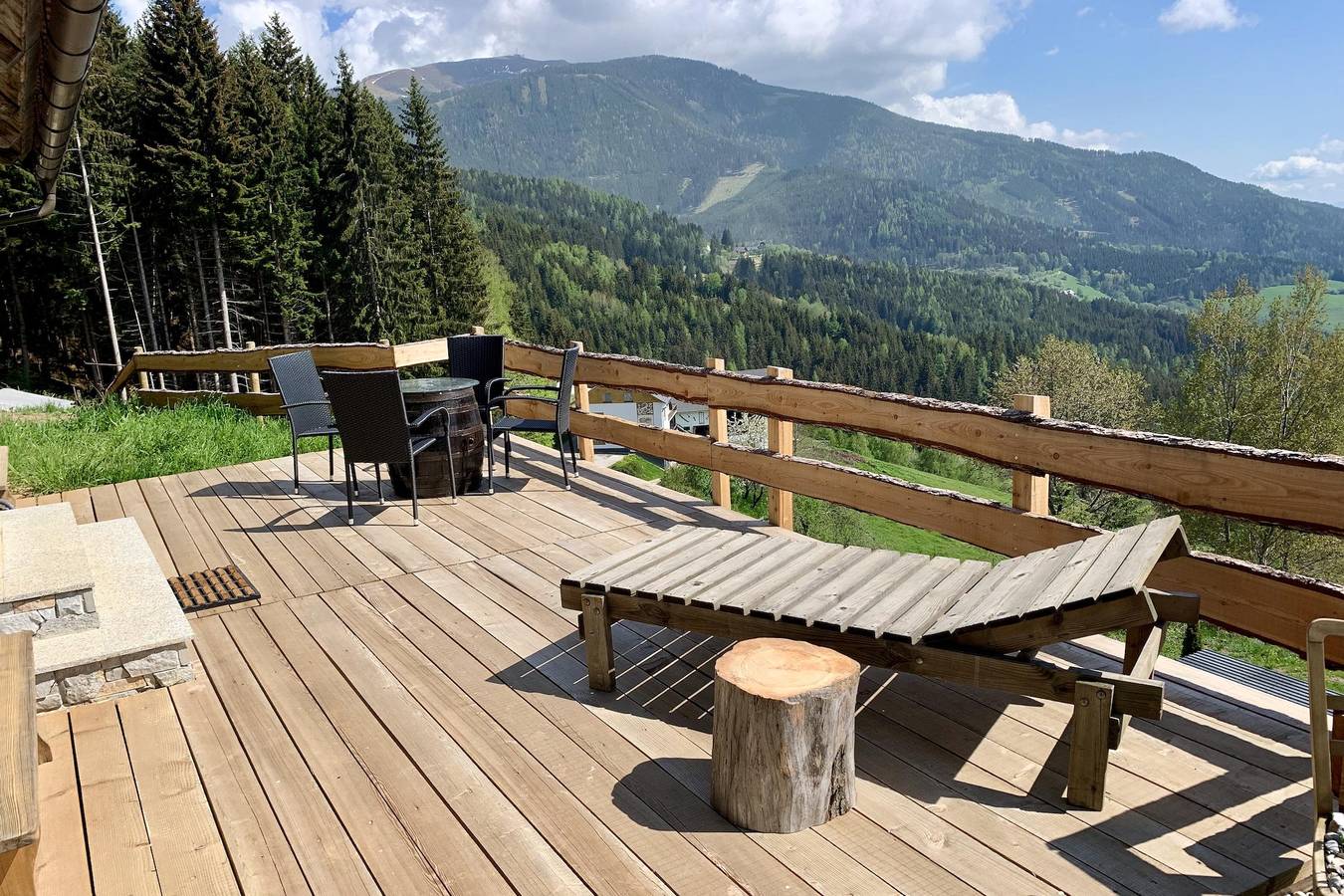 Chalet 'Bergspektive - Haus Alpen Spa' con vistas a la montaña, bañera de hidromasaje y Wi-Fi in Wolfsberg, Unterkärnten