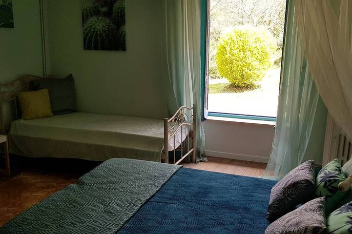 Location de vacances pour 11 personnes, avec terrasse et jardin, animaux acceptés à Villedieu-les-Poêles - 3