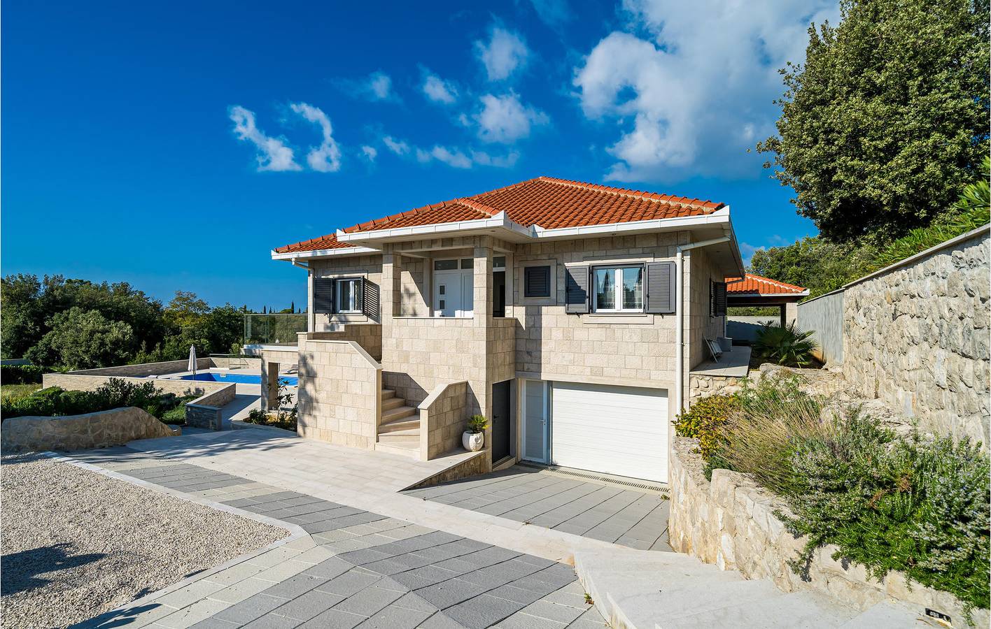 Ganze Ferienwohnung, Reizende 2-Zimmer-Wohnung mit Pool in der Nähe der Küste von Dubrovnik in Općina Konavle, Dubrovnik-Neretva