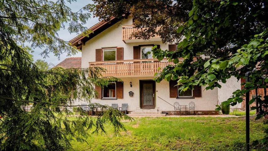 Ferienhaus für 6 Personen, mit Balkon und Terrasse sowie Garten und Ausblick
