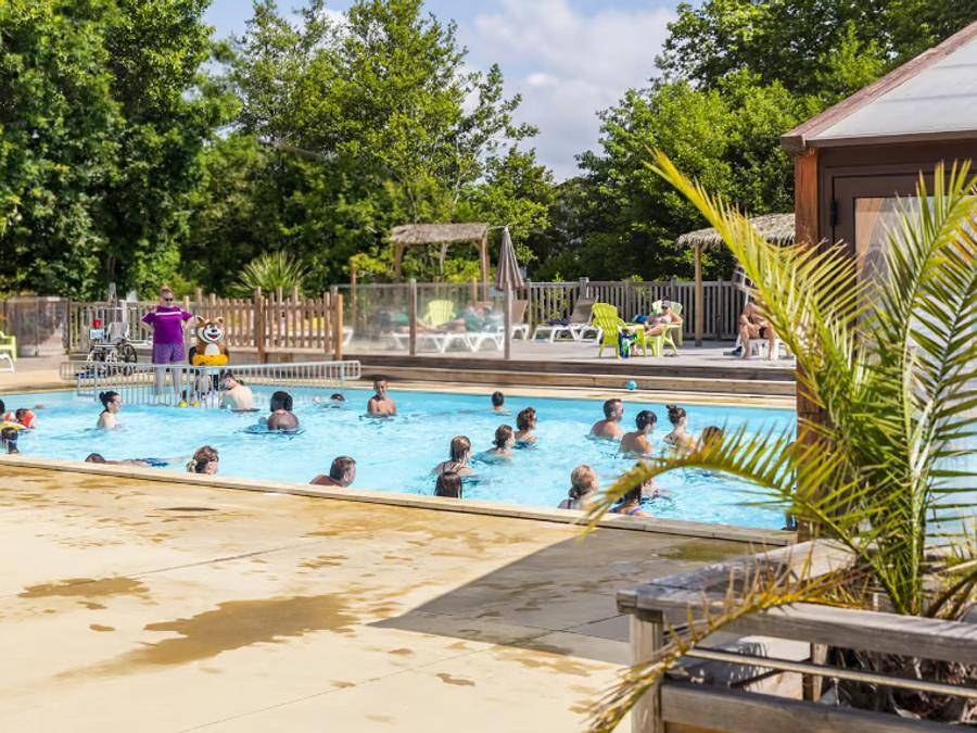 Camping Le Soleil des Landes - Mobilhome 4 personnes - Mobil-home | Classic | 2 Ch. | 4 Pers. | Terrasse surélevée in Lit-et-Mixe, Côte d’Argent