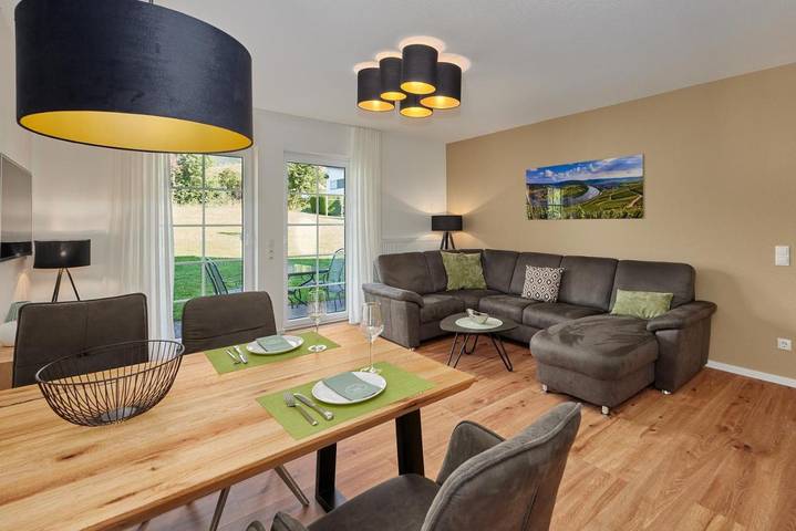 Ferienwohnung für 2 Personen, mit Ausblick und Garten in Kröv