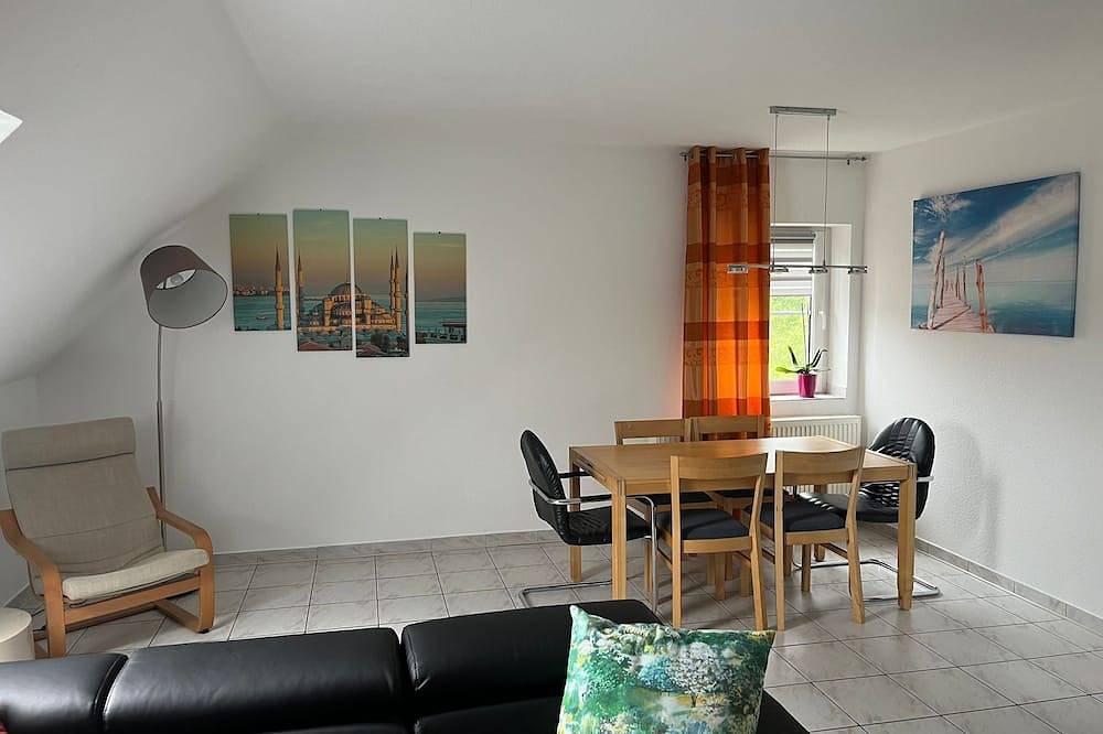 Ganze Wohnung, Großzügige 110m² große Ferienwohnung/ App. in Paderborn Lichtenau Blankenrode. in Lichtenau, Teutoburger Wald