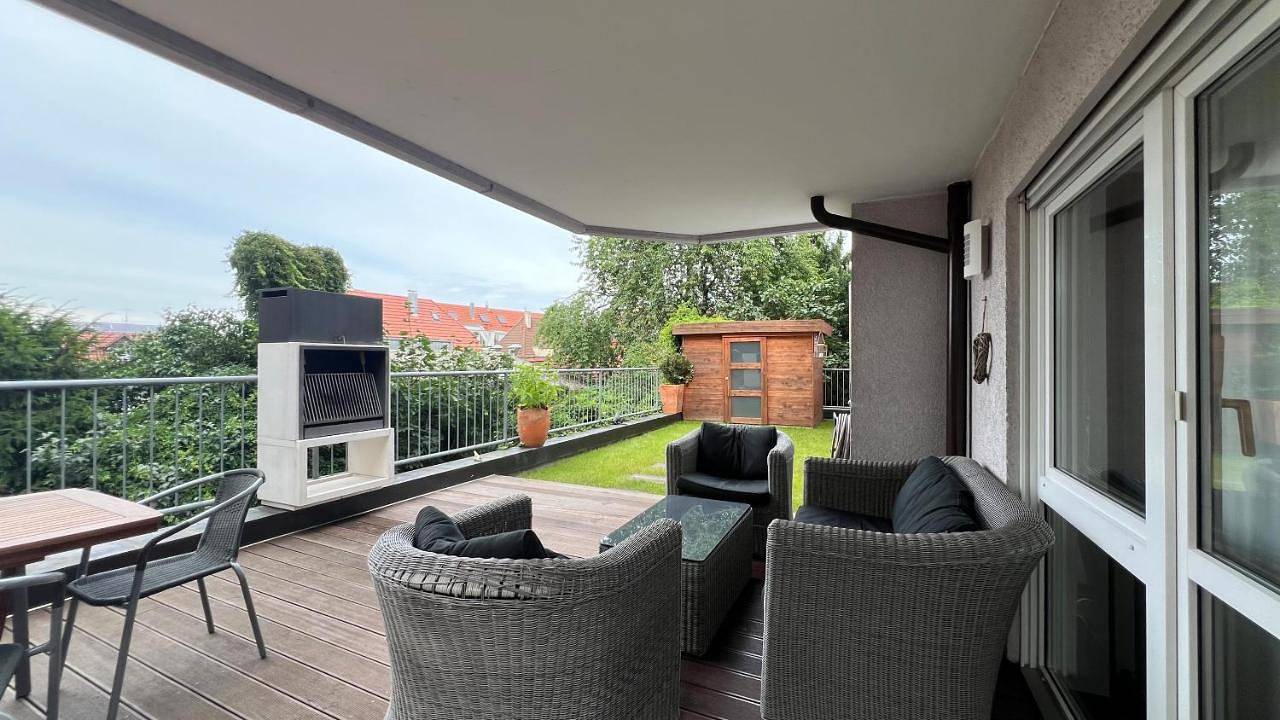Appartement entier, Ludwigshome - Zentral, 120qm, Kostenloser Parkplatz, Terrasse, Smarttv in Ludwigsbourg, Arrondissement de Ludwigsbourg