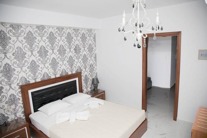 Appartement de vacances pour 3 personnes, avec piscine et jardin ainsi que vue et bassin pour enfant